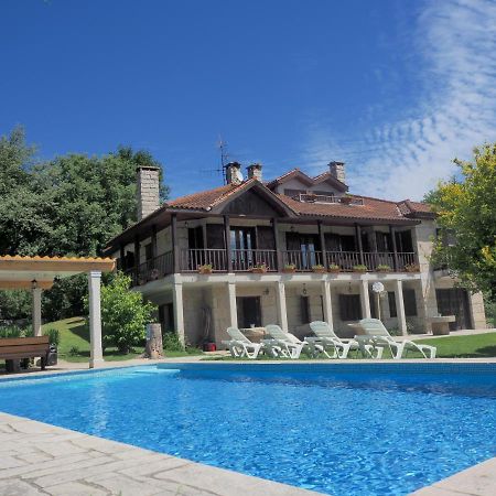 Espectacular Casa Con Piscina En Allariz Bagian luar foto