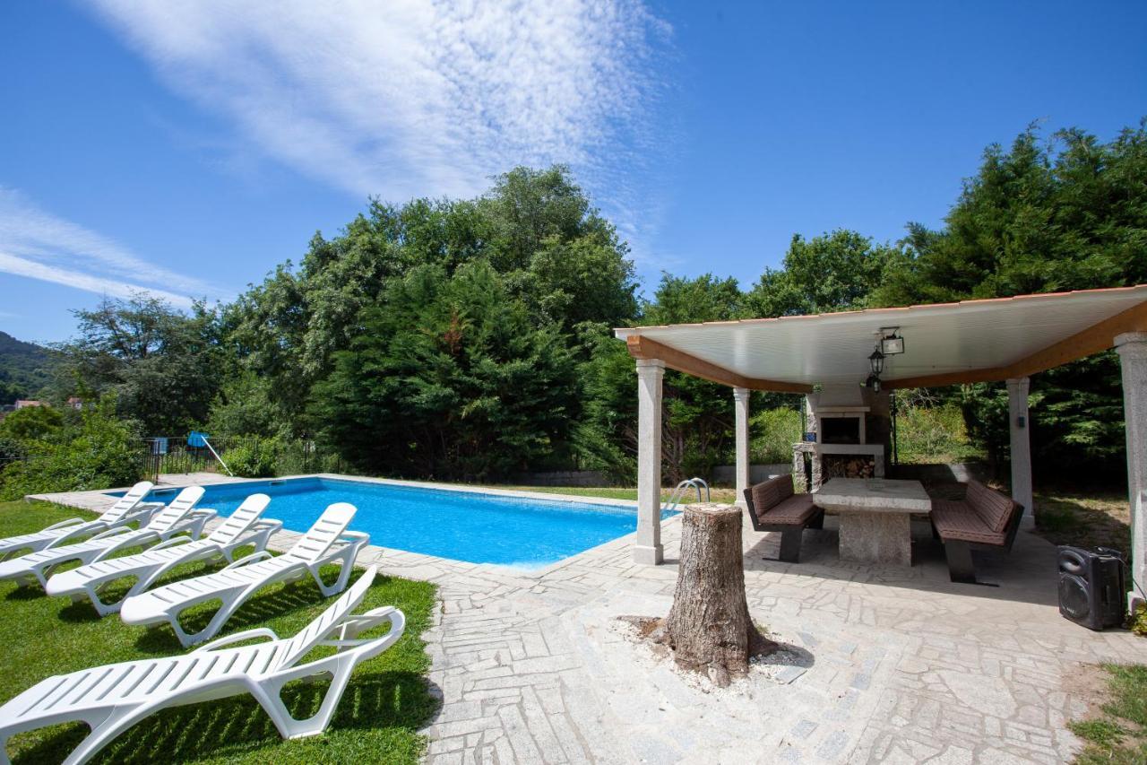 Espectacular Casa Con Piscina En Allariz Bagian luar foto