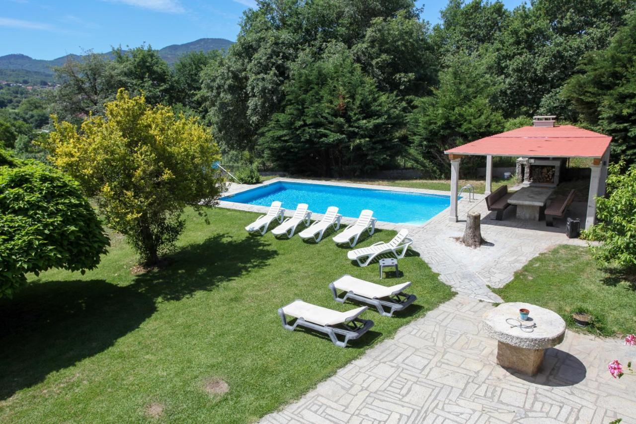 Espectacular Casa Con Piscina En Allariz Bagian luar foto