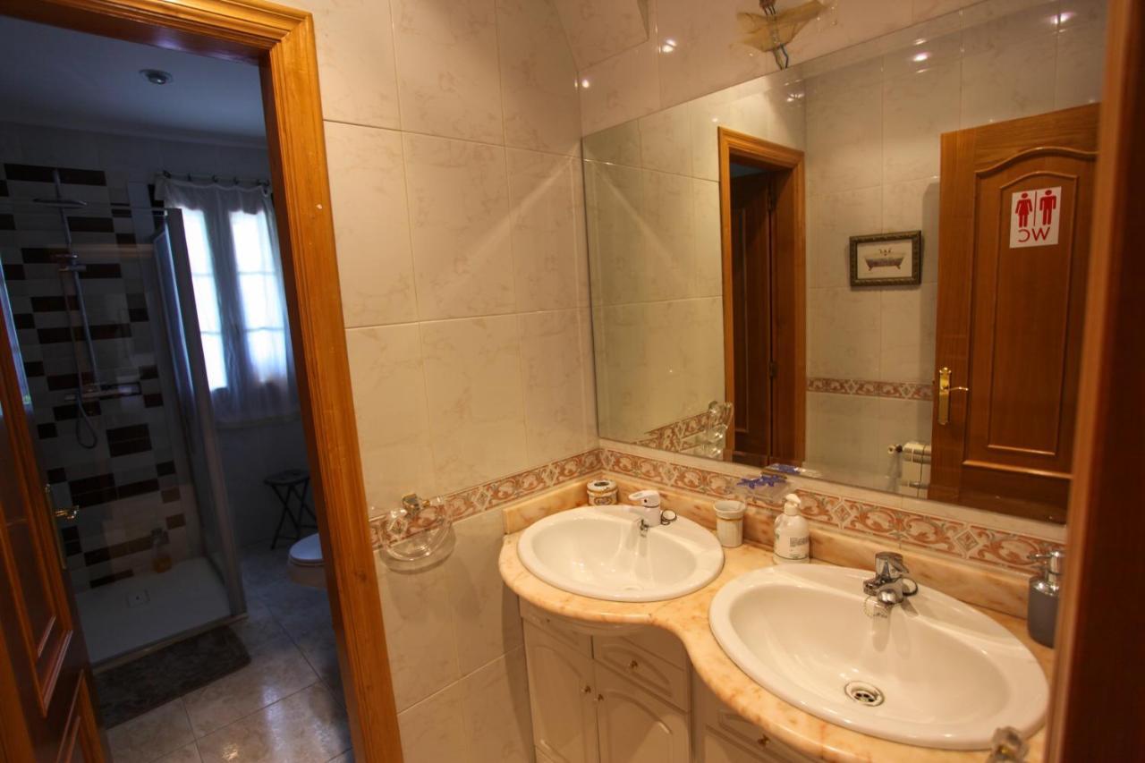 Espectacular Casa Con Piscina En Allariz Bagian luar foto