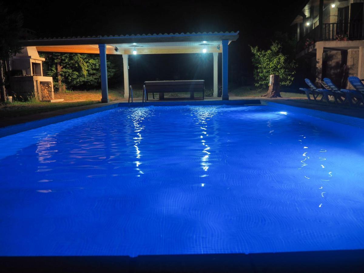 Espectacular Casa Con Piscina En Allariz Bagian luar foto