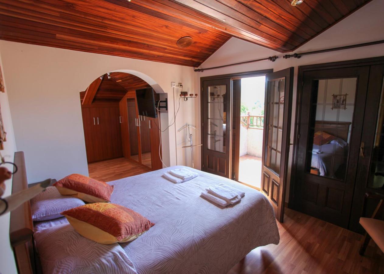 Espectacular Casa Con Piscina En Allariz Bagian luar foto