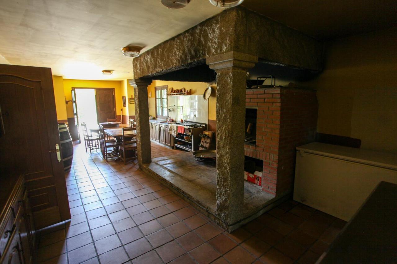 Espectacular Casa Con Piscina En Allariz Bagian luar foto